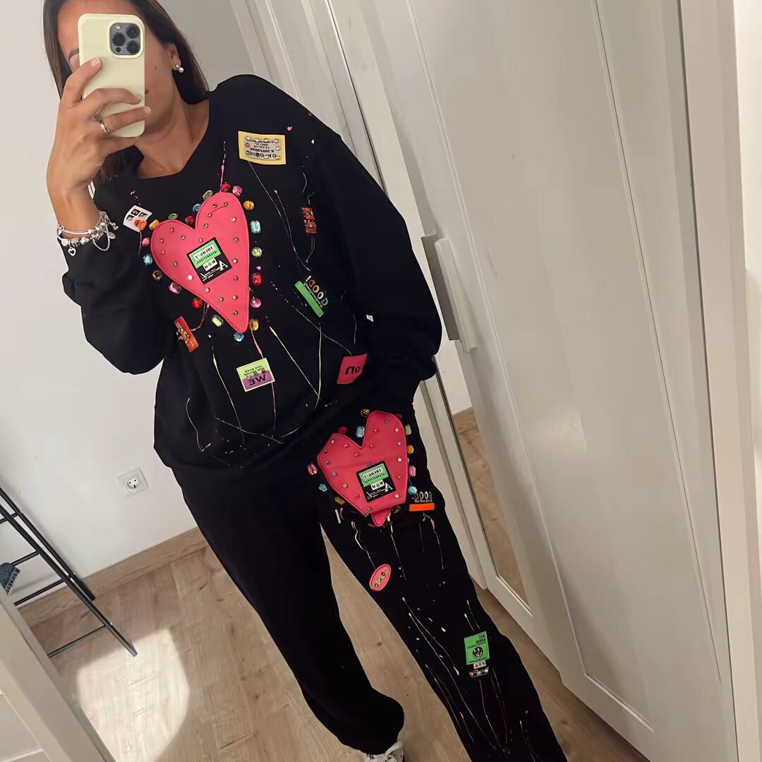 Sudadera corazón pedrería