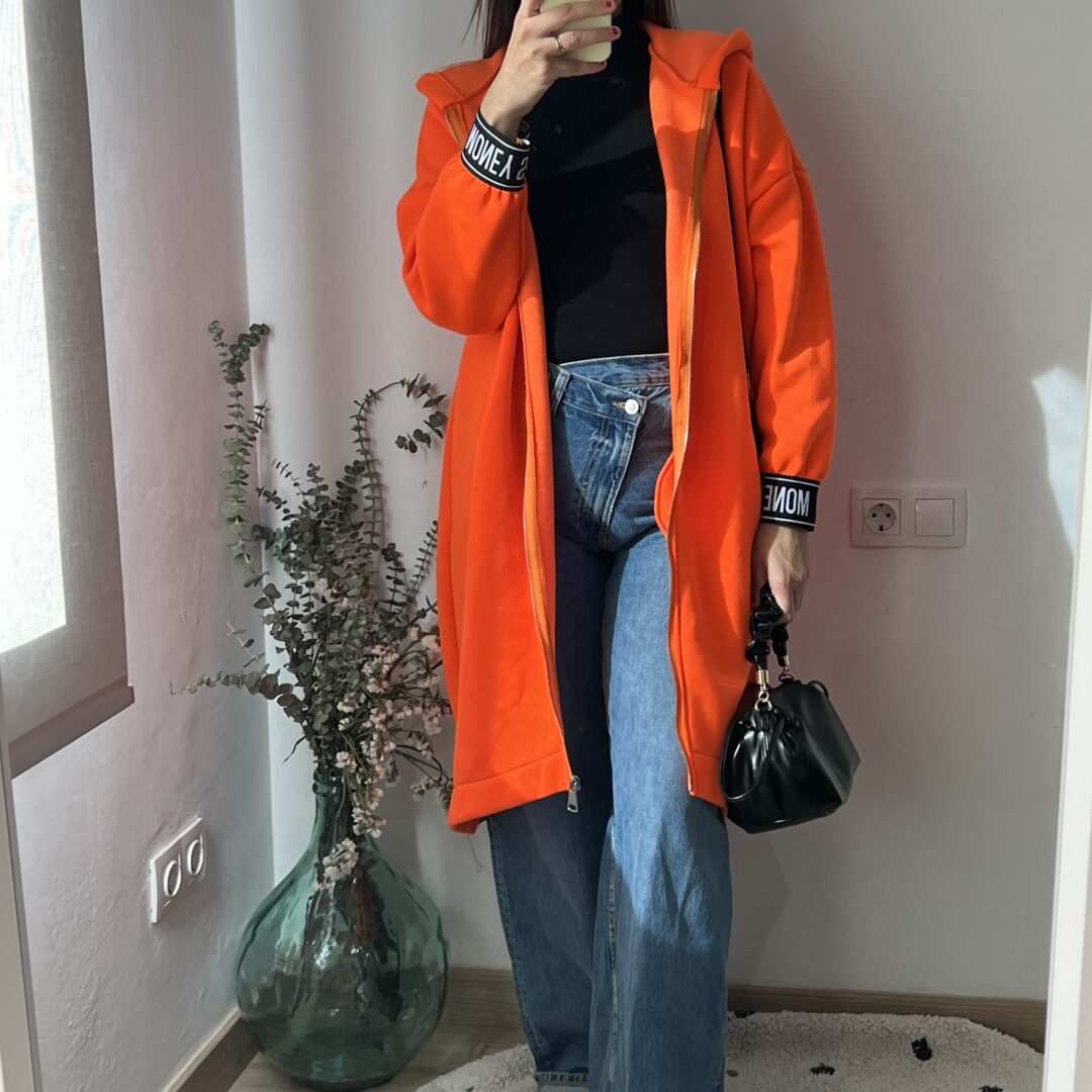 Chaqueta larga neón