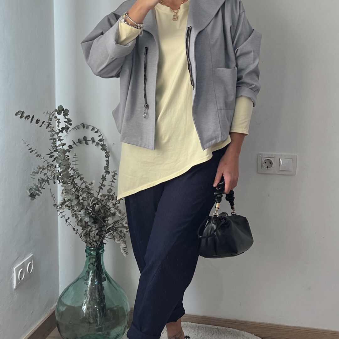 Camiseta Básica asimétrica